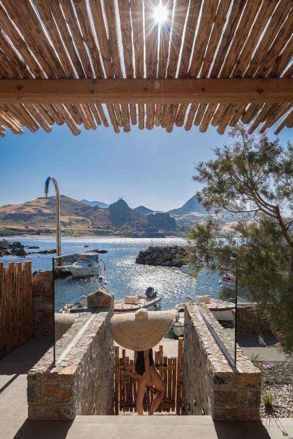 Isla Beach House, A Timeless Retreat, By Thinkvilla Дамнони Екстериор снимка